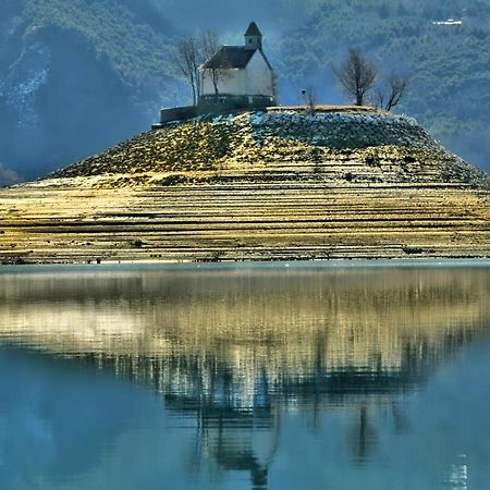 Le Pain Parasol Daire Espinasses Dış mekan fotoğraf